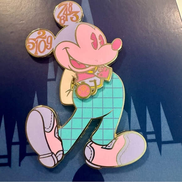 NWT. Mickey Mouse: Small World The Main Attraction Pin, Series 4 of 12. - Picture 2 of 8